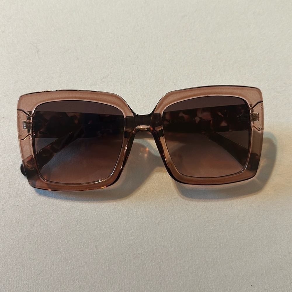 Jones New York women’s oversized sunglasses